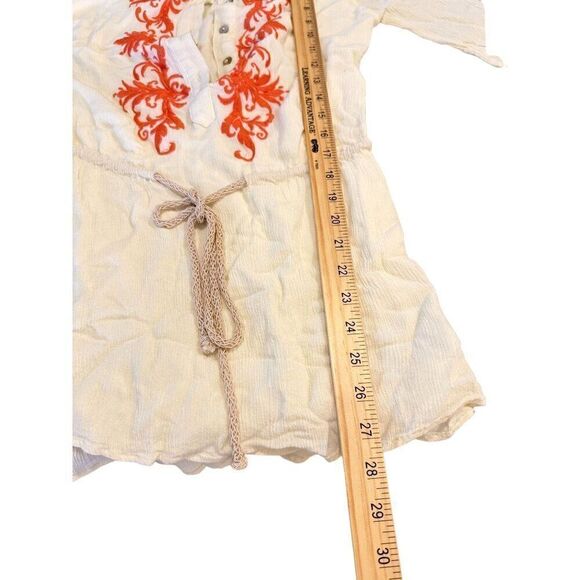 Miss Me Off--White Lacy Embroidered Tunic Length Peasant Top Boho Sz Small EUC - Picture 9 of 10